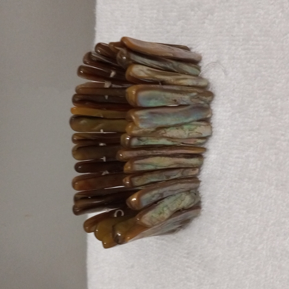 Wide Natural Shell Elastic Braclet - Picture 3 of 3